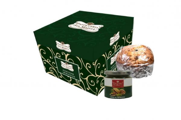 PANETTONE WITH PISTACCHIO SPREAD